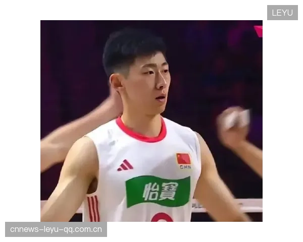 上海男排双人拦网形成有效封堵：以默契与科学铸就防线新高度